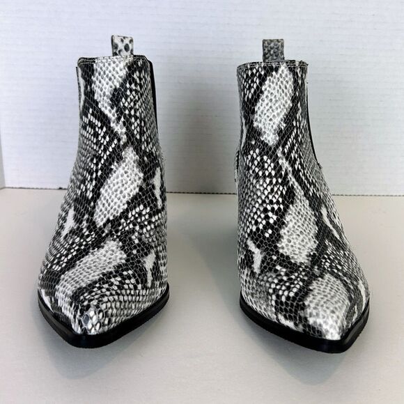 BLONDO Emelia Chelsea Bootie White Black Snake Print Waterproof Leather Boots 8 - Picture 3 of 11